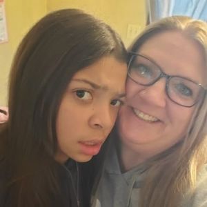 Meet your Posher, Lara